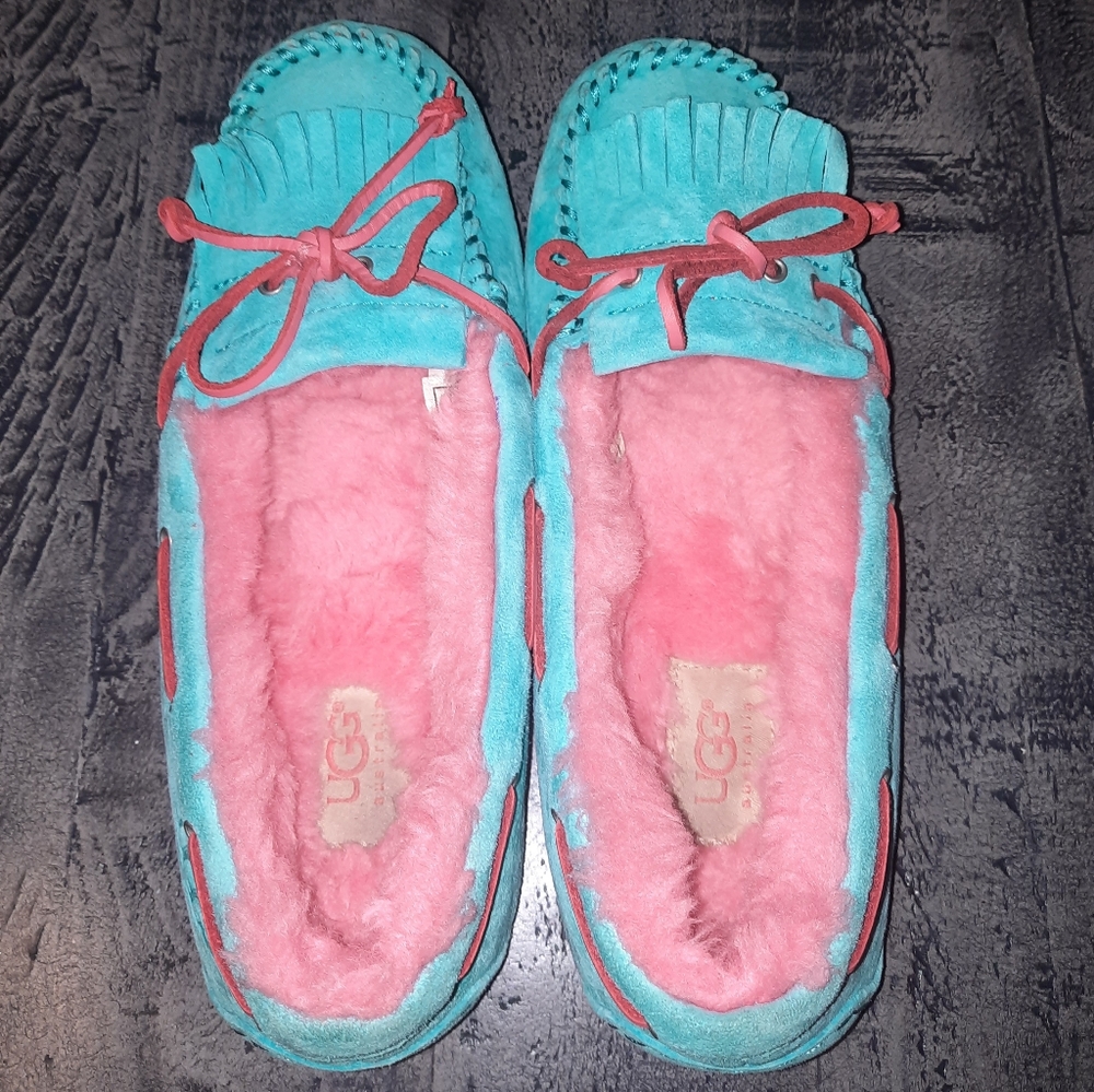 UGG "MANDIE" MOCCASIN SLIPPERS